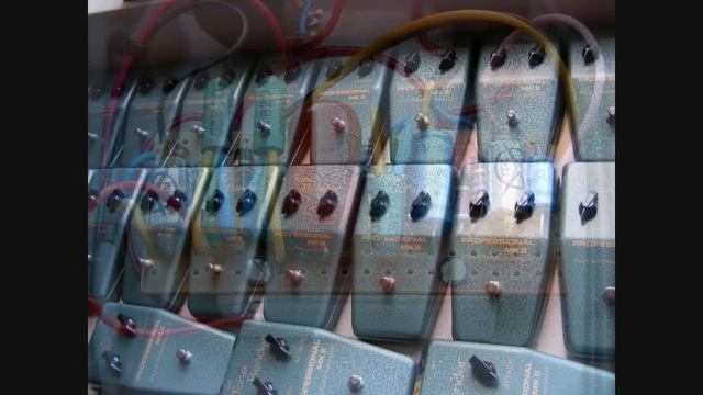 Sola Sound - D*A*M - Professional MKII Tone Bender - Mullard OC82D - 'The Green Bastard' смотреть онлайн