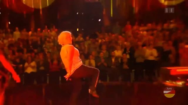 Beatrice Egli  -  Rock mis Härz Live bei Hello Again Live смотреть онлайн