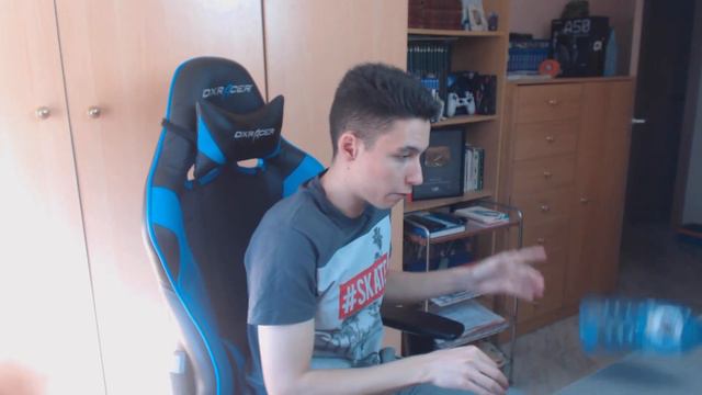 WATER BOTTLE FLIP DRAFT CHALLENGE EPICO!!! | FUT DRAFT | FIFA 17 | ByDiegoX10 смотреть онлайн