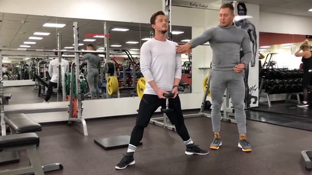 1 10 Приседания с гантелями в положении плие смотреть онлайн