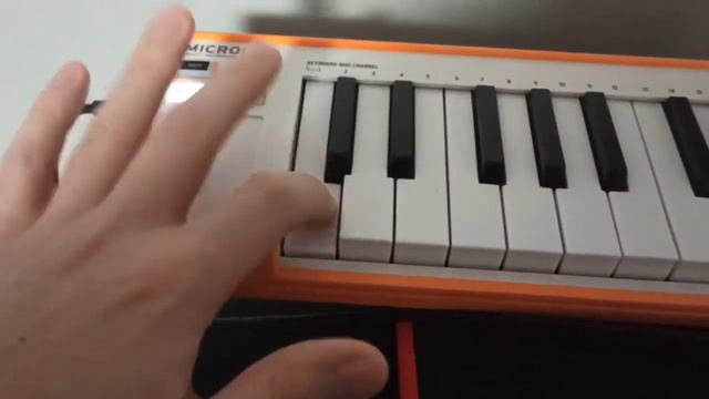 Arturia MicroLab (Orange) Маленькая Миди Клавиатура смотреть онлайн