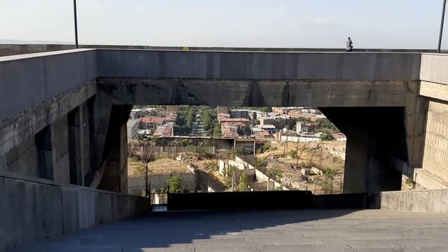 Привет, Армения! / Голодное утро в Ереване / Аферисты-таксисты / Туф, драмы, Шарль Азнавур [Vlog] смотреть онлайн