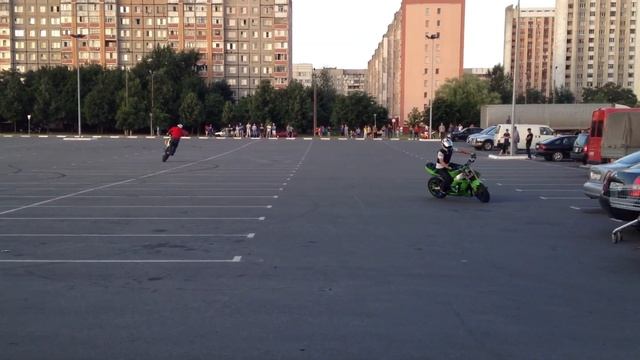 Высший пилотаж на мотоциклах !!!! около Гиппо Гомель, Беларусь смотреть онлайн