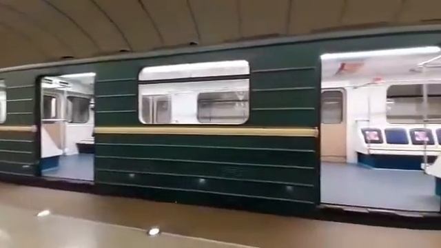 Метро. Московский метрополитен. Вагоны метро. Станция метро смотреть онлайн