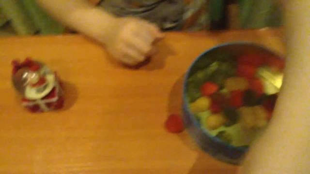 Открываем посылку от Деда Мороза вместе с Марком! смотреть онлайн