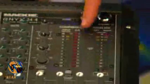 AES Vienna Vid: Mackie Onyx 24-4 смотреть онлайн