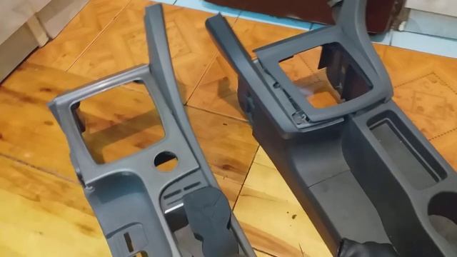 Ford Focus 2 ставим рестайлинговый подлокотник с праворульного Фокуса! выпуск 1.