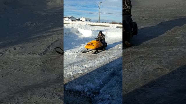 88' skidoo with 377 single carb смотреть онлайн