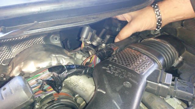 How to remove the egr valve from a merc r320 cdi смотреть онлайн