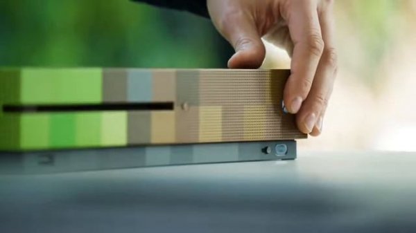 Microsoft — распаковка Xbox One S Minecraft Limited Edition