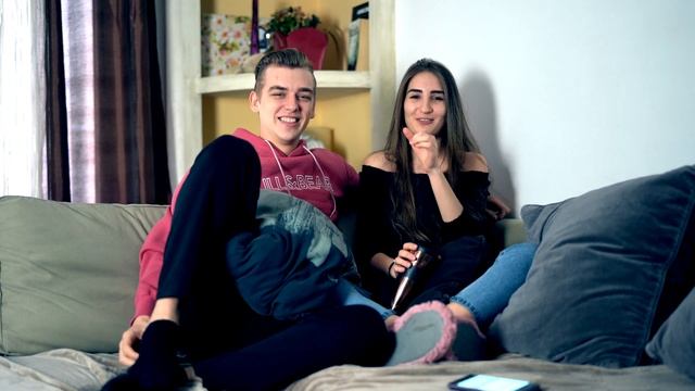 ФРАНЦУЗКИЙ ПОЦЕЛУЙ | ИГРА ПРАВДА ИЛИ ДЕЙСТВИЕ смотреть онлайн