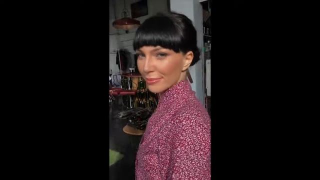 С чем носить женскую красную рубашку смотреть онлайн