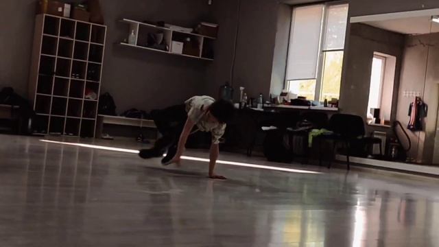 Брейк данс Смоленск | Break dance Smolensk Jumping-Crew by D.Max смотреть онлайн
