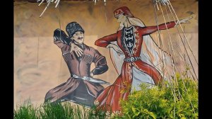 «Выступает «Заслуженный коллектив России» ансамбль национального танца «Псыгансу»».