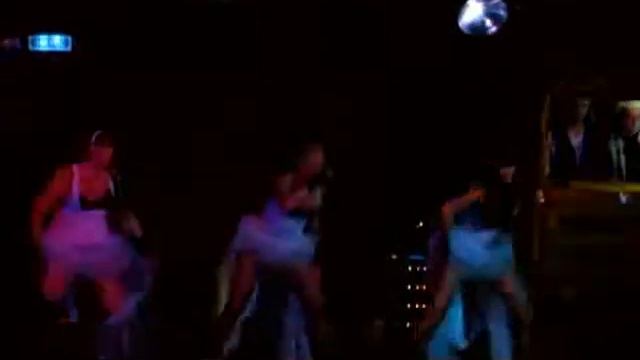 1 танец контрастность.avi смотреть онлайн