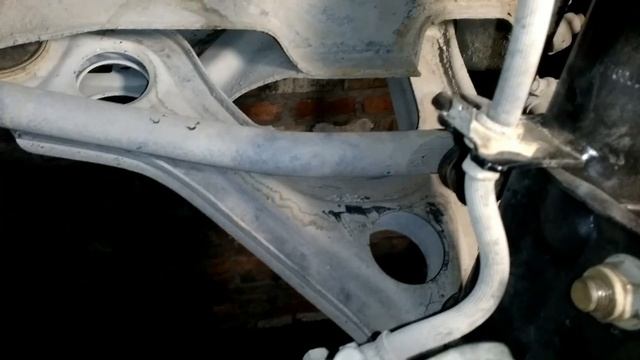 Замена передних амортизаторов Opel Omega A 2.0L смотреть онлайн