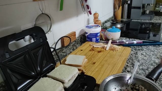 ЧТО ОПЯТЬ НАТВОРИЛА ? СПАСИБО ЗА РЕЦЕПТ ВАФЕЛЬ! смотреть онлайн