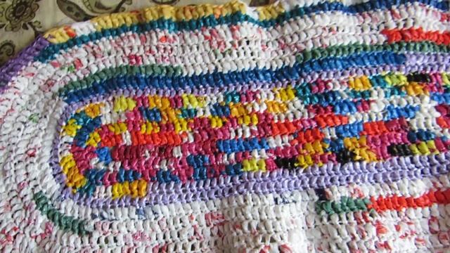 .КОВРИК ИЗ ПОЛИЭТИЛЕНОВЫХ ПАКЕТОВ. смотреть онлайн