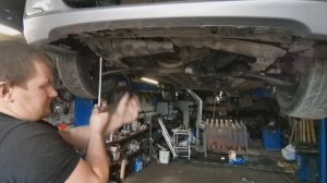 Как снять и установить стартер на Хендай Солярис