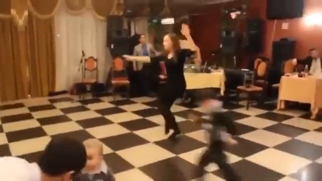 Азербайджанский Танец Русских Девушек смотреть онлайн