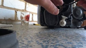 Снятие и установка фар Фольксваген поло седан ( замена ламп ближнего света)