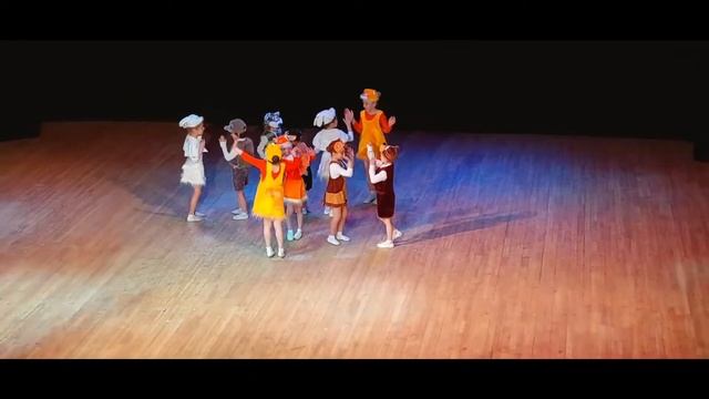"Зверюшки на опушке" (хореографическая картинка), ансамбль танца "Кудринка", 27.03.2022, ЦДКЖ смотреть онлайн