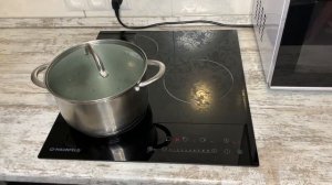 Обзор варочной электрической индукционной панели  MAUNFELD EVI.453-BK