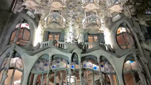 Casa Batlló , One Of Gaudí's Most Famous Buildings In Barcelona  Casa Batlló |