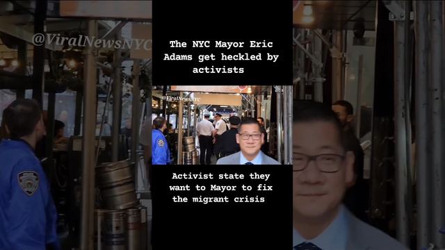 Mayor Eric Adams catching it from anti migrant activist. #migrants #newyorkcity #mayorericadams смотреть онлайн