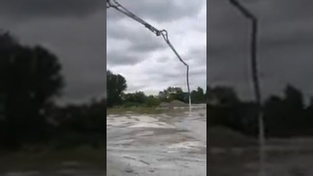 Pompa de beton Mercedes Benz cu cifa 28m смотреть онлайн