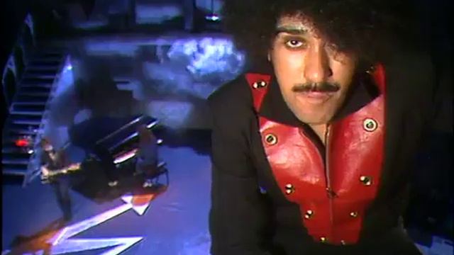 Phil Lynott - Old Town • Avro TopPop 1983 смотреть онлайн