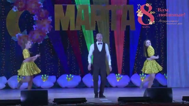 "Ягодка-малинка" - Сергей Беломестный и народный хореографический коллектив "Зейна" смотреть онлайн
