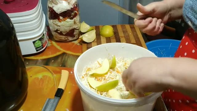 ТРИ СПОСОБА КАК ВКУСНО ЗАМАРИНОВАТЬ КАПУСТУ ? смотреть онлайн