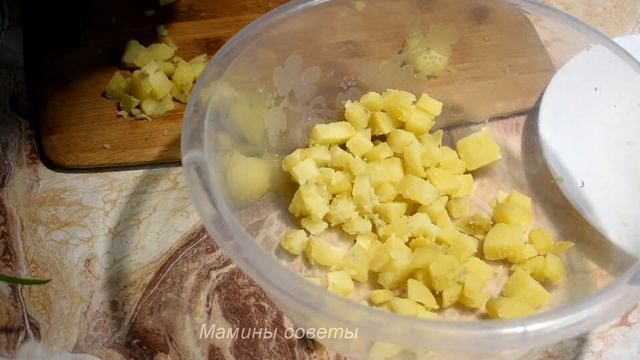Этот картофельный салат вам точно понравится! Салат с картофелем, яйцом, огурцом и зеленью смотреть онлайн