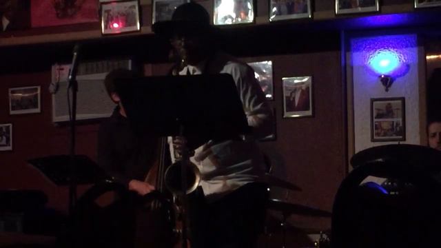 Yesseh Ali Plays the S*** out of "I Hear A Rhapsody" | bernie's bootlegs смотреть онлайн