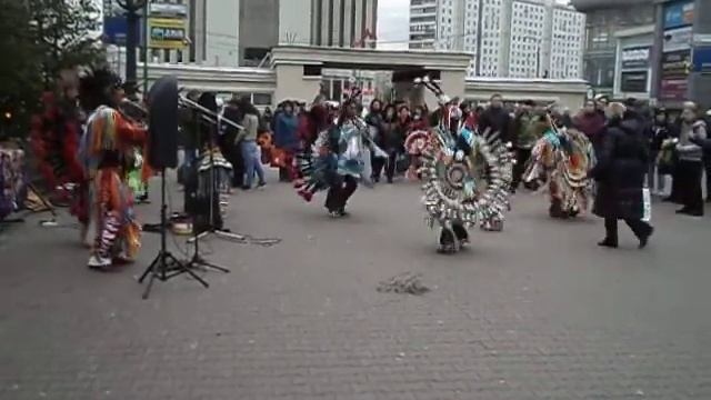 2013-09-27 - индейцы поют на улице смотреть онлайн