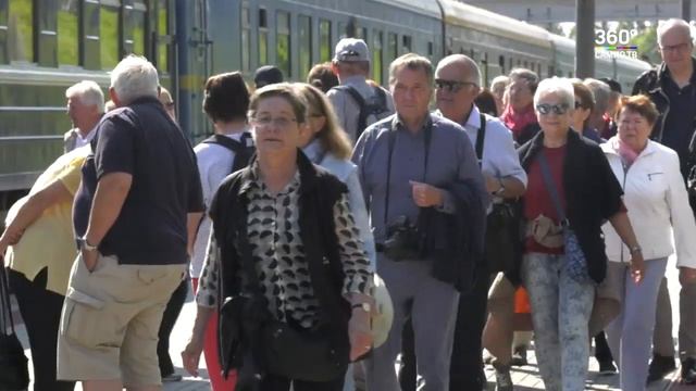 Пассажиры Арктического экспресса прогулялись по Петрозаводску и съездили на Кижи смотреть онлайн
