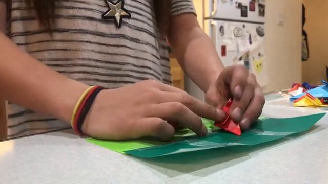 Bella's Origami Show смотреть онлайн