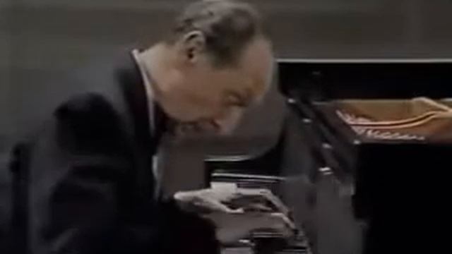 HOROWITZ AT CARNEGIE HALL - Scarlatti Sonata In E