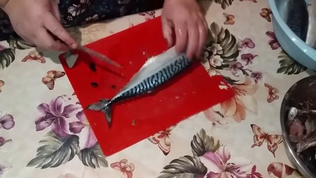 МАЛОСОЛЬНАЯ СКУМБРИЯ В ЛУКОВОЙ ШЕЛУХЕ смотреть онлайн