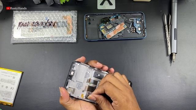 Clean and find phone from trash || Realme c21 broken phone restoration смотреть онлайн