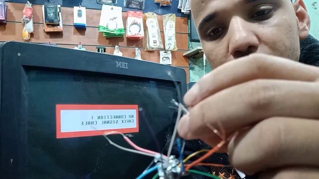 تغيير كابل الشاشه العاديه بتاع كمبيوتر باسهل طريقه смотреть онлайн