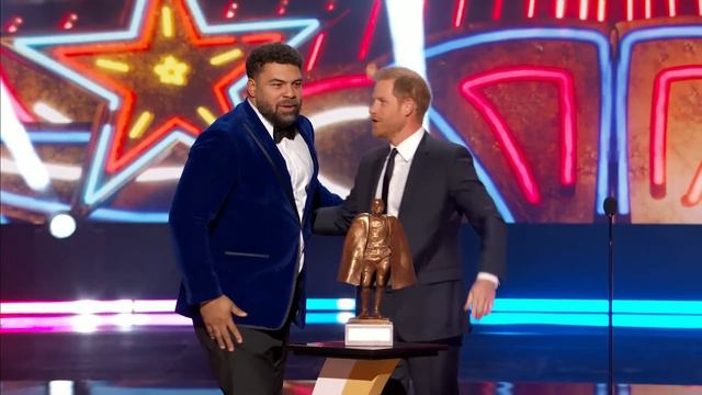 Cameron Heyward Wins Walter Payton Man of the Year Award | 2024 NFL Honors смотреть онлайн