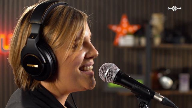 MIC CHECK Shure PGA48 Cardioid Dynamic Vocal Microphone with XLR Cable | Gear4music Synths & Tech смотреть онлайн