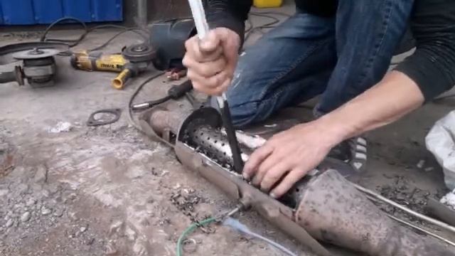 Ford MONDEO как вырезать магистральный катализатор сделать и установить пламя гаситель своими рукам смотреть онлайн