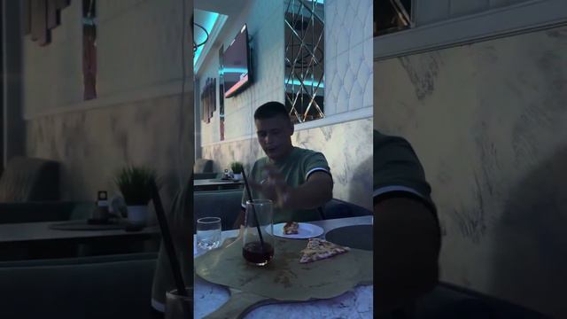 Тимур Темиров/(моя женщина) поём в караоке на море))) смотреть онлайн