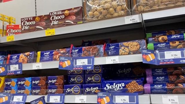 Покупаем СЛАДОСТИ на Хэллоуин / Buying Sweets For Halloween