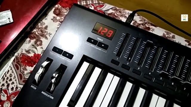 How To Connect Novation Launchkey 49 MK2 Midi Controller смотреть онлайн