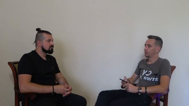 Илья Мыс - о ВДВ, проекте 4 свадьбы, Магнитах и ClubShit (Носковское время) смотреть онлайн