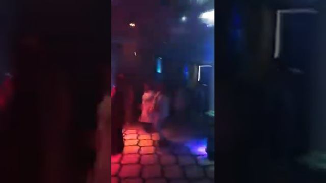 Кафе с танцполом смотреть онлайн